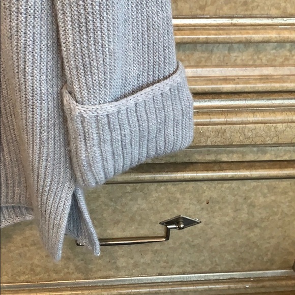 HOLISTIA GRAY SWEATER - Picture 3 of 8